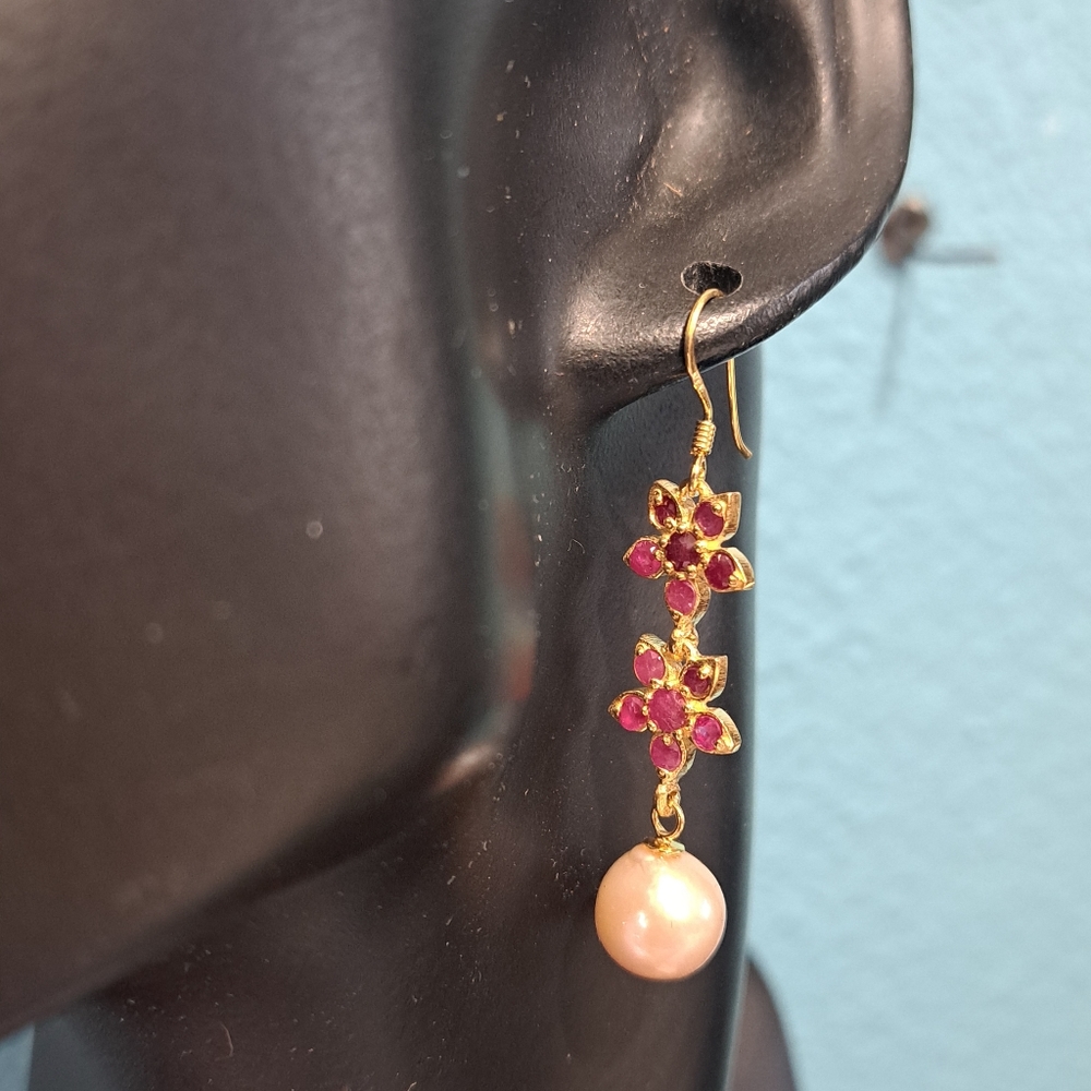 1 3/3" Ruby and South sea pearl dangle earrings 925 gold vermill